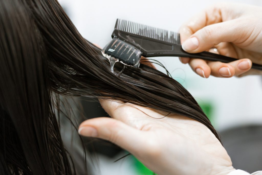 Conheca os beneficios de aplicar glicerina no cabelo