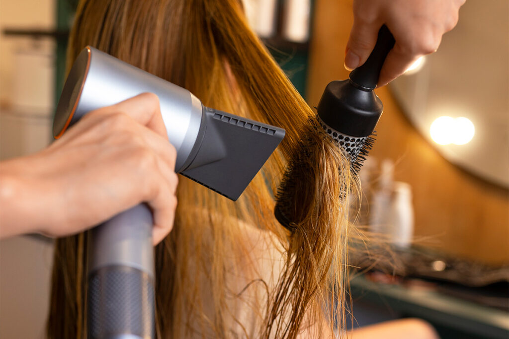 Escova progressiva e realinhamento: qual a diferença?